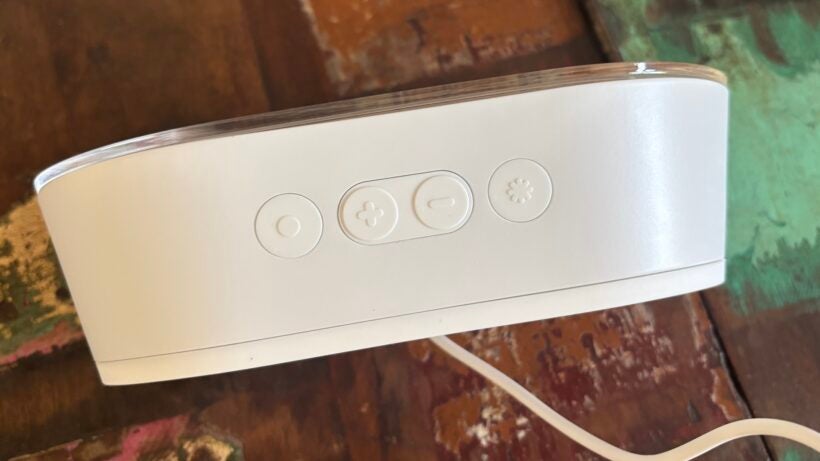 Reseña de la Lámpara Lifx Luna 5 Lifx Luna Lamp buttons