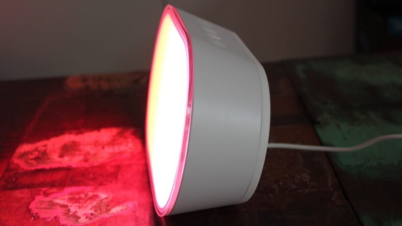 Reseña de la Lámpara Lifx Luna 1 Lifx Luna Lamp red light