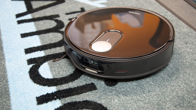 Mejores aspiradoras robot para hogar 15 Roborock Qrevo Slim in action