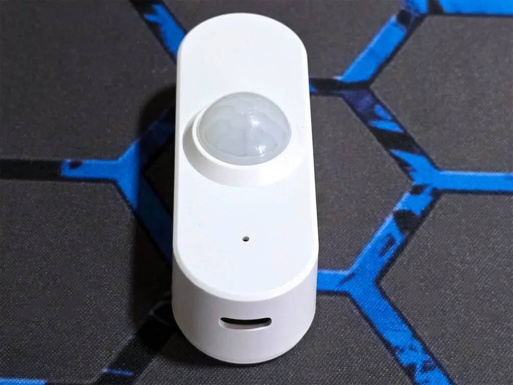 Análisis Sensor Presencia Batería 3 Tuya Zigbee Battery Presence Sensor ZG-204ZH Review SmartHomeScene: USB-C