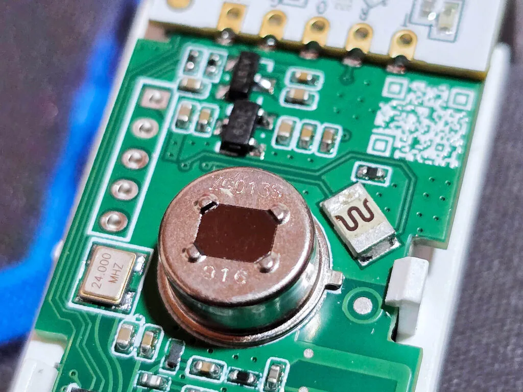 Análisis Sensor Presencia Batería 6 Tuya Zigbee Battery Presence Sensor ZG-204ZH Review SmartHomeScene: PIR Sensor