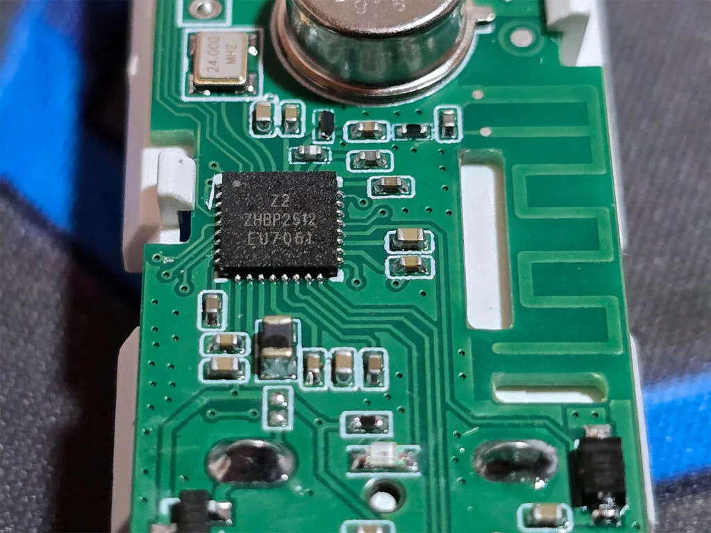 Análisis Sensor Presencia Batería 8 Tuya Zigbee Battery Presence Sensor ZG-204ZH Review SmartHomeScene: Communication Module