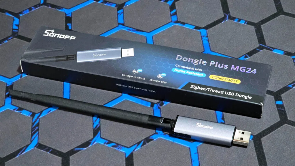 Mejores Routers para Home Assistant 3 Sonoff Dongle Plus MG24 Zigbee/Thread Coordinator Review SmartHomeScene Box and Dongle