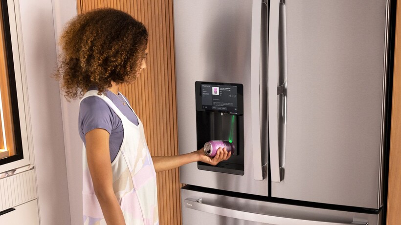 Productos inteligentes en KBIS 2026 3 Refrigerador inteligente GE Profile 27.9 Cu. Ft. con Kitchen Assistant