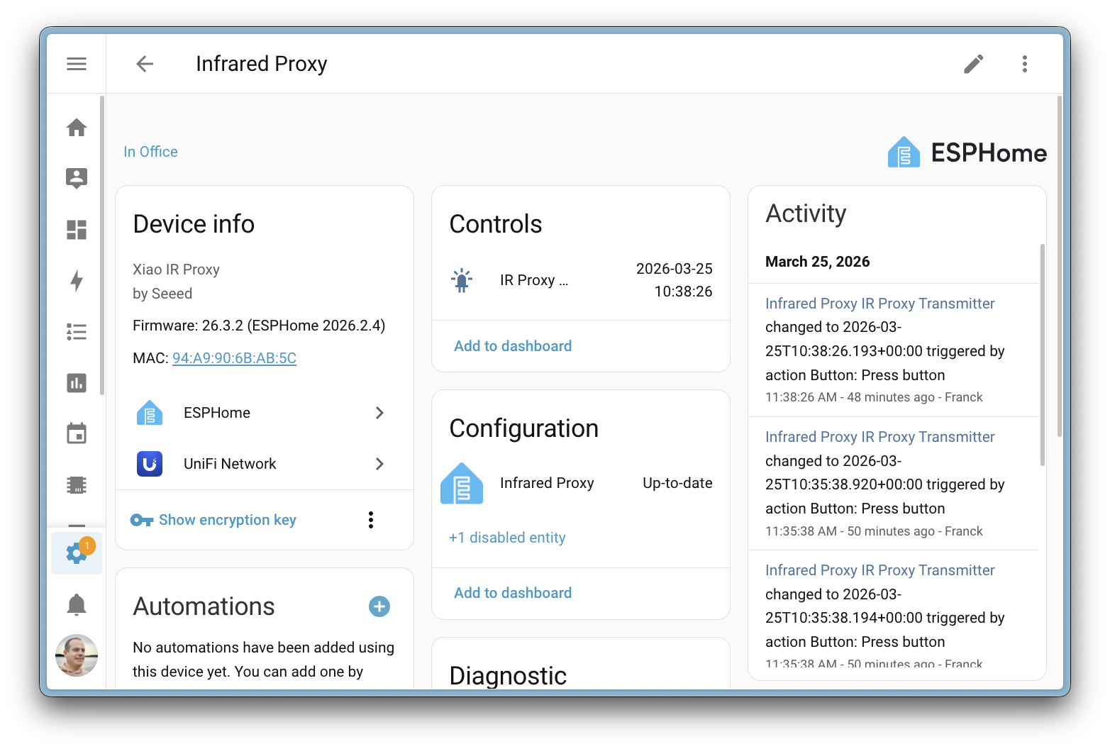 Infrarrojos: Home Assistant 2026.4 1 Captura de pantalla de la página del dispositivo Proxy Infrarrojo en Home Assistant, mostrando el Seeed XIAO IR Proxy de Seeed ejecutando ESPHome, con su entidad transmisora infrarroja y registro de actividad.