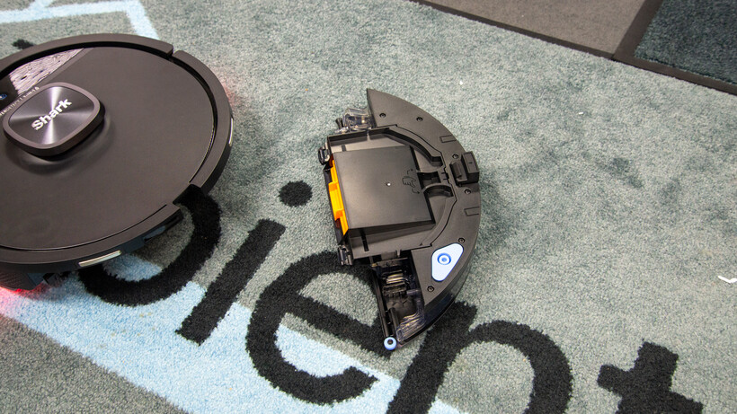 Revisión Shark PowerDetect UV Reveal RV3000XEUK 7 Depósito de suciedad y filtro del Shark PowerDetect UV Reveal RV3000XEUK