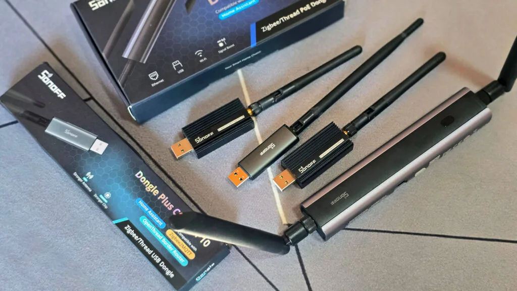 Comparativa Sonoff Dongle: Elige 7 Comparativa de Sonoff Dongles en una mesa (variante 3)