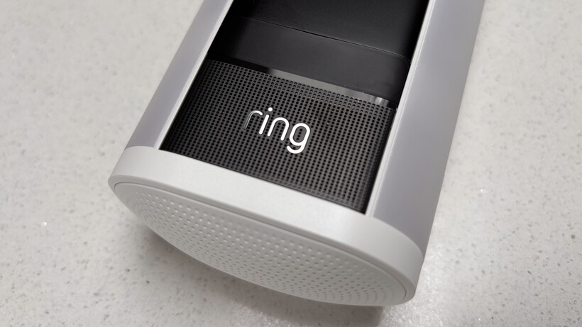 Análisis Ring Spotlight Cam Pro 23 Parte inferior de la Ring Spotlight Cam Pro (2ª Gen)